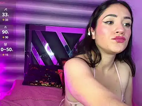 cami suarez  online show from February 4, 2025, 10:32 am