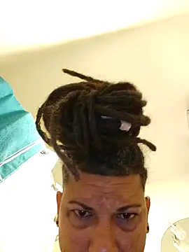 tropikboy online show from February 10, 2025, 9:58 am