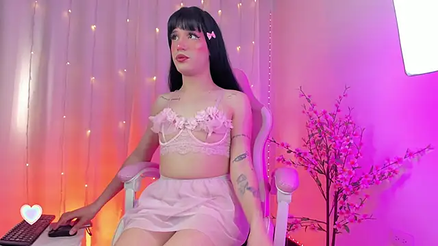 Snapshot of rosseblondee chatting on October 13, 2025, 8:54 pm rosseblondee online show from October 13, 2025, 8:54 pm