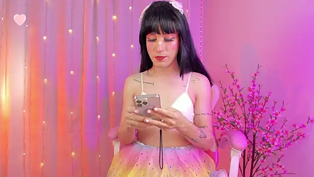 rosseblondee online show from November 17, 2025, 9:19 pm