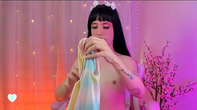 Snapshot of rosseblondee chatting on September 28, 2025, 9:44 pm rosseblondee online show from September 28, 2025, 9:44 pm