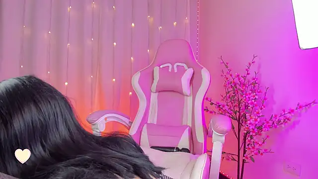 Snapshot of rosseblondee chatting on October 14, 2025, 10:20 pm rosseblondee online show from October 14, 2025, 10:20 pm