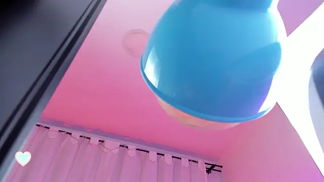 Snapshot of rosseblondee chatting on October 9, 2025, 8:53 pm rosseblondee online show from October 9, 2025, 8:53 pm