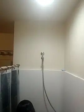 Snapshot of FUNINWV9 chatting on October 10, 2025, 12:00 am FUNINWV9 online show from October 10, 2025, 12:00 am