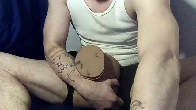 IxanSantiago95 online show from March 26, 2026, 1:42 pm