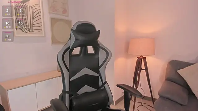 EllaClark online show from October 2, 2025, 6:33 pm