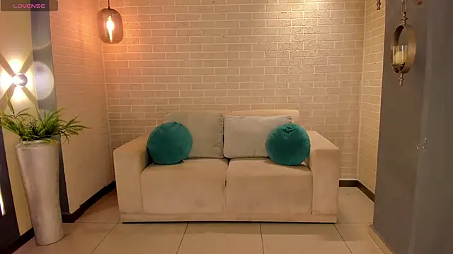 EllaClark online show from October 9, 2025, 5:35 pm