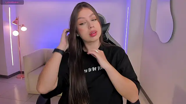 EllaClark online show from September 18, 2025, 6:55 pm