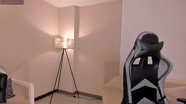 EllaClark online show from September 24, 2025, 6:58 pm