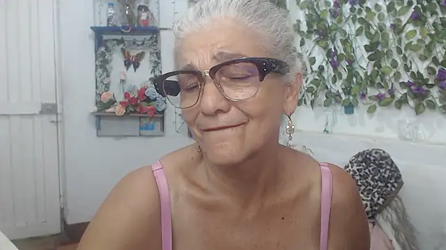 FunnyGrandma online show from December 12, 2024, 1:53 am
