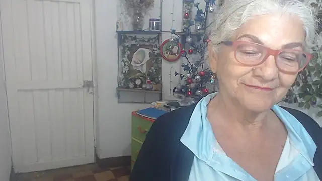 FunnyGrandma online show from December 23, 2025, 2:33 am