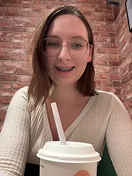 The Snowwhitee online show from November 22, 2025, 9:13 pm