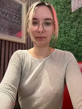 Snapshot of The_Snowwhitee chatting on February 8, 2025, 9:24 am The Snowwhitee online show from February 8, 2025, 9:24 am