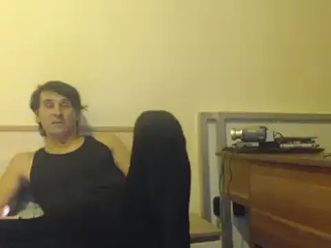 Snapshot of yvesstorm1 chatting on January 26, 2025, 6:37 pm yvesstorm1 online show from January 26, 2025, 6:37 pm