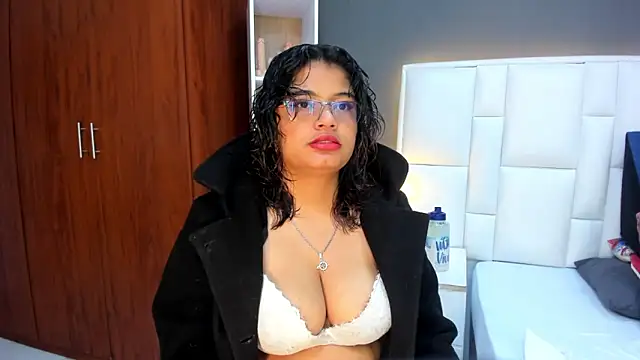 Snapshot of yeral2017 chatting on February 19, 2026, 1:30 pm yeral2017 online show from February 19, 2026, 1:30 pm