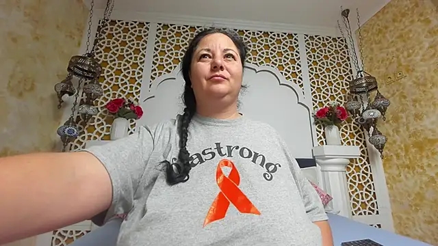 AleshaArabian online show from November 24, 2025, 5:29 am