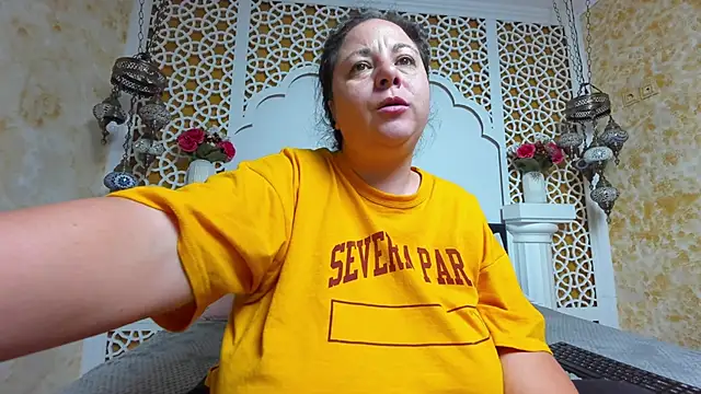 Snapshot of AleshaArabian chatting on October 9, 2025, 2:23 am AleshaArabian online show from October 9, 2025, 2:23 am