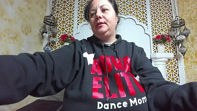 Snapshot of AleshaArabian chatting on October 14, 2025, 2:23 am AleshaArabian online show from October 14, 2025, 2:23 am