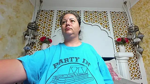 Snapshot of AleshaArabian chatting on September 24, 2025, 3:13 am AleshaArabian online show from September 24, 2025, 3:13 am