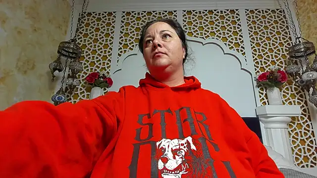 Snapshot of AleshaArabian chatting on October 24, 2025, 3:27 am AleshaArabian online show from October 24, 2025, 3:27 am