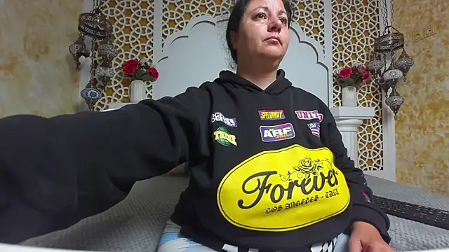 Snapshot of AleshaArabian chatting on October 7, 2025, 3:07 am AleshaArabian online show from October 7, 2025, 3:07 am