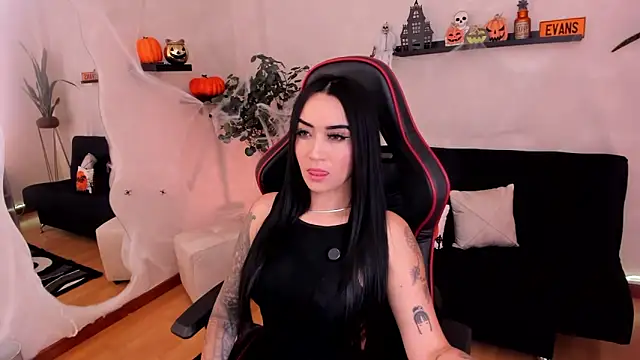 Snapshot of EmmyEvans1 chatting on October 11, 2025, 7:37 pm EmmyEvans1 online show from October 11, 2025, 7:37 pm