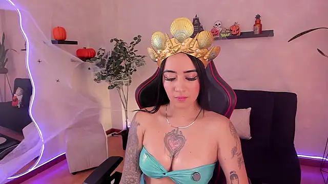 Snapshot of EmmyEvans1 chatting on October 1, 2025, 7:51 pm EmmyEvans1 online show from October 1, 2025, 7:51 pm