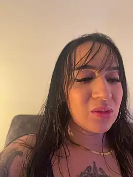 EmmyEvans1 online show from May 15, 2026, 7:45 pm