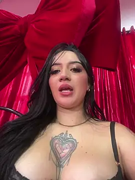 EmmyEvans1 online show from February 9, 2026, 9:24 pm