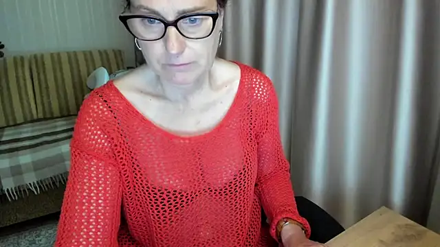 lauraoven online show from June 17, 2026, 2:05 pm