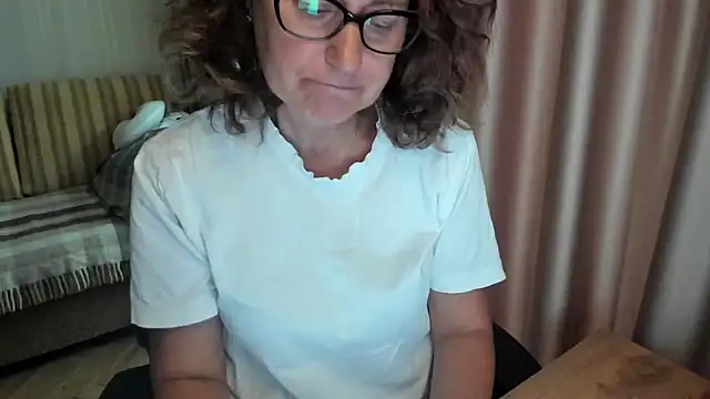 lauraoven online show from July 21, 2026, 12:06 pm