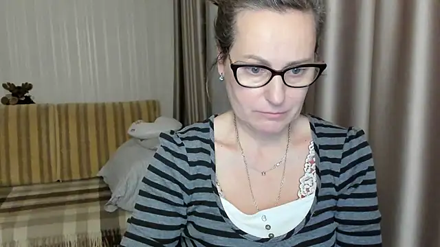 lauraoven online show from February 18, 2025, 4:25 pm