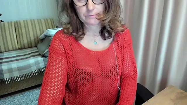 lauraoven online show from June 14, 2026, 11:33 am