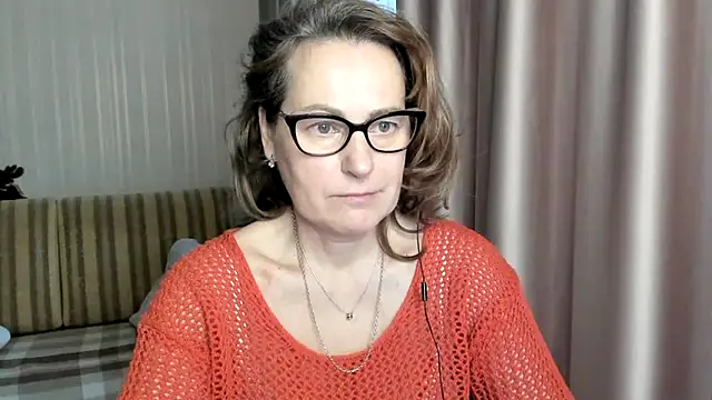 lauraoven online show from February 9, 2025, 8:10 am