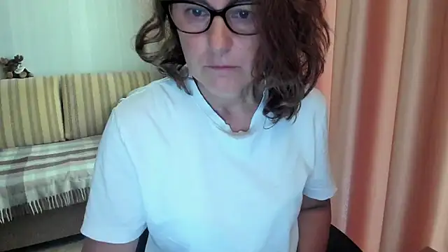 lauraoven online show from July 29, 2026, 6:56 am