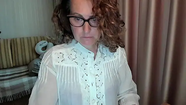 lauraoven online show from July 12, 2026, 12:50 pm