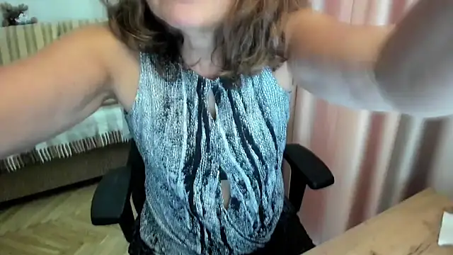 lauraoven online show from August 4, 2026, 1:26 pm
