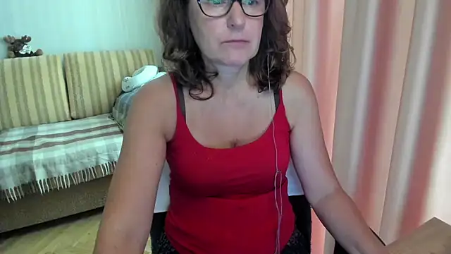 lauraoven online show from August 3, 2026, 7:05 am
