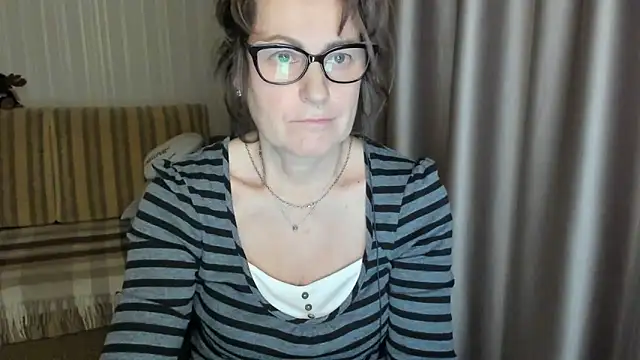 lauraoven online show from February 20, 2025, 4:25 pm