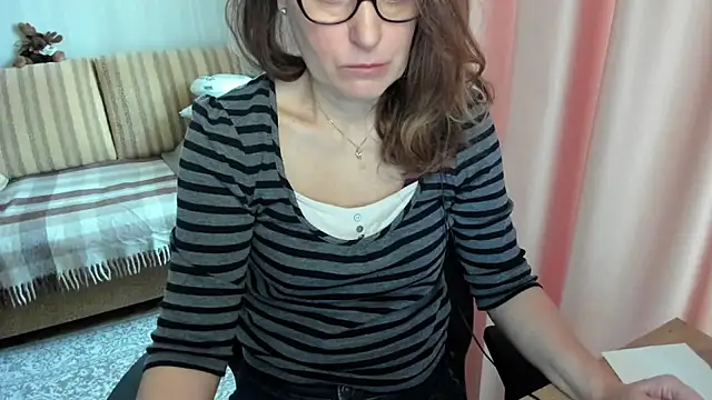 lauraoven online show from March 11, 2026, 7:35 am