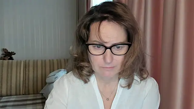 lauraoven online show from February 23, 2025, 2:04 pm