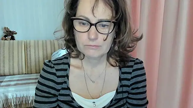 lauraoven online show from February 21, 2025, 7:01 am