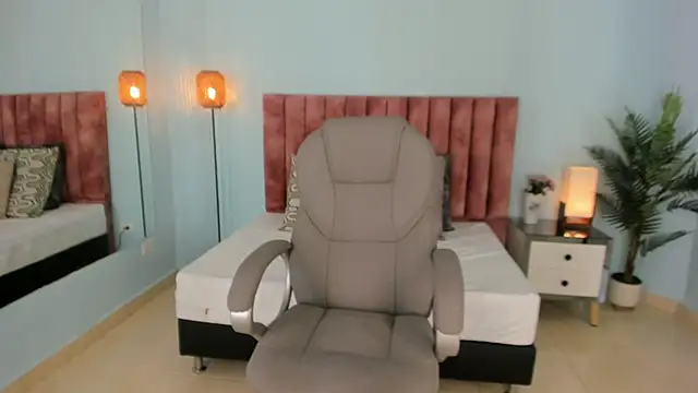 Snapshot of tati_saldarriaga chatting on February 5, 2026, 2:24 pm tati saldarriaga online show from February 5, 2026, 2:24 pm