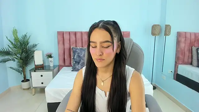 Snapshot of tati_saldarriaga chatting on February 12, 2026, 3:01 pm tati saldarriaga online show from February 12, 2026, 3:01 pm