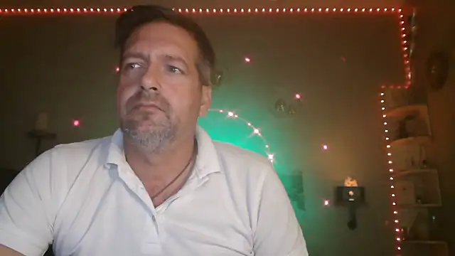 Snapshot of matrikes1 chatting on October 11, 2025, 8:21 pm matrikes1 online show from October 11, 2025, 8:21 pm