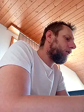 Kw8585kw online show from April 5, 2026, 1:18 pm