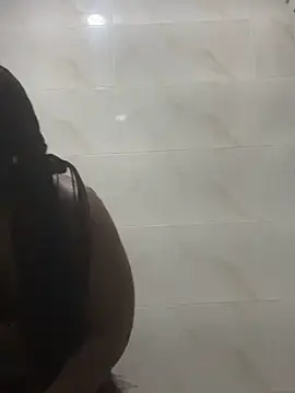 Snapshot of Sweetbootty chatting on October 1, 2025, 12:49 am Sweetbootty online show from October 1, 2025, 12:49 am