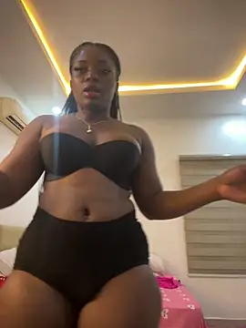 Snapshot of Sweetbootty chatting on September 28, 2025, 4:14 pm Sweetbootty online show from September 28, 2025, 4:14 pm