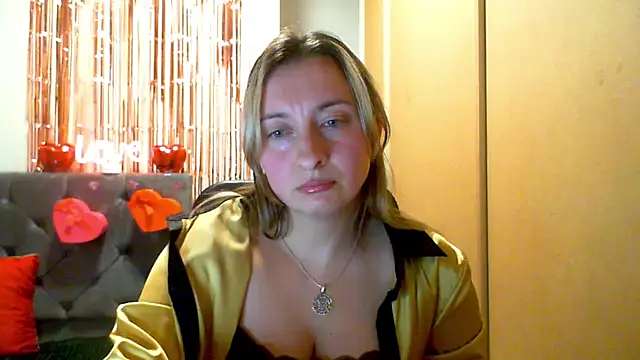 SusanCurt online show from February 9, 2026, 8:18 pm