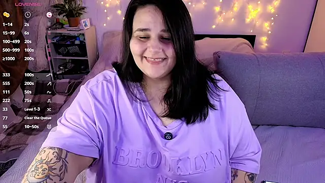 naughtykiss online show from April 4, 2026, 3:24 am